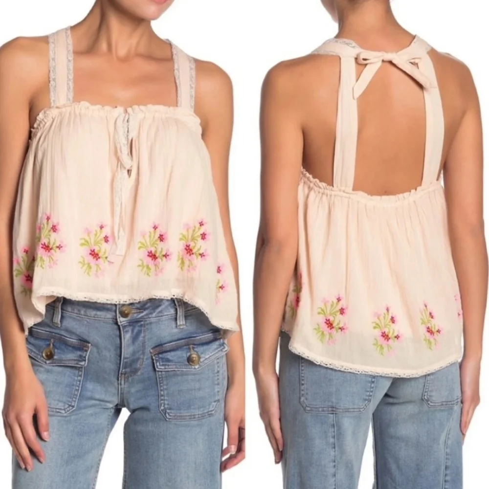 XS/S Free People Golden Hour Lace Detail Embroidered Floral Top in Peach Combo